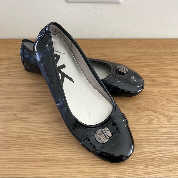 Anne Klein Size 11 Black Flats - NWOT - Picture 1 of 8